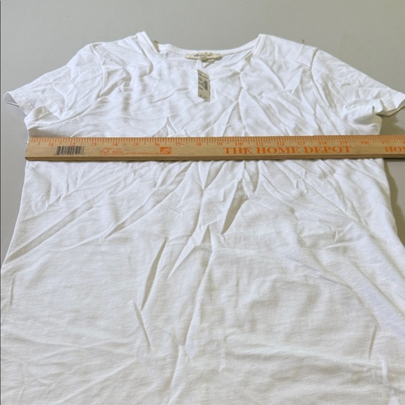Madewell Essential Slim Tee in Lightweight Cotton Size medium - Picture 7 of 11